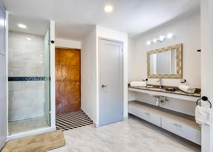 Cabo Cove 408 B *